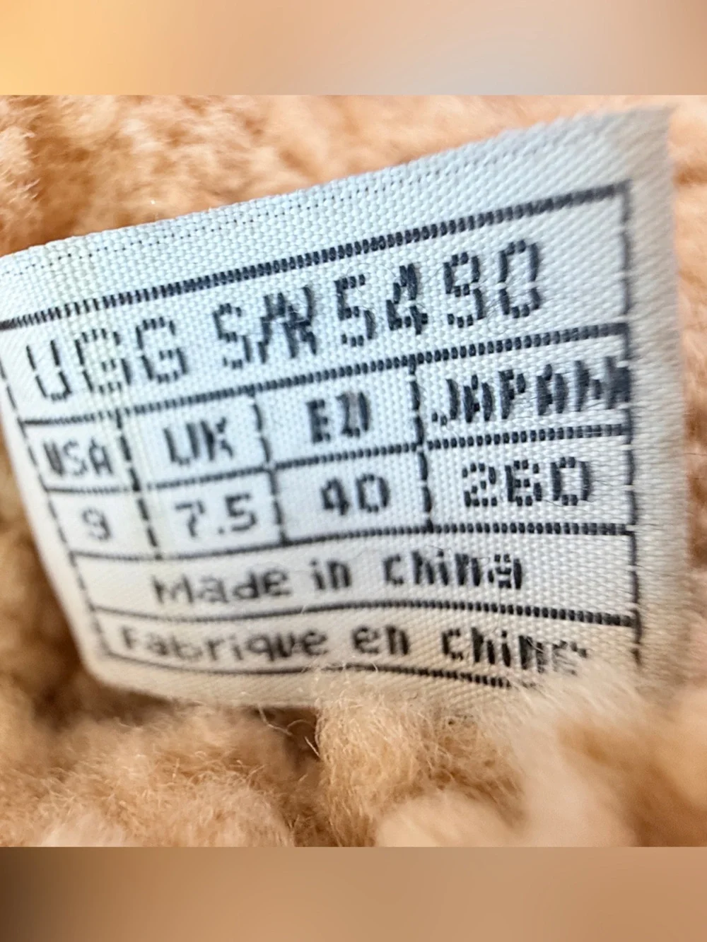 UGG Australia womens Sheepskin Lined Brown Leather Winter Boots Size 9